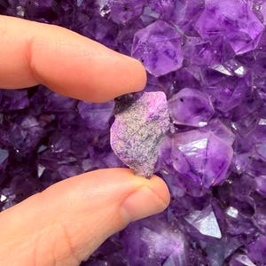 Sugilite - Rough Raw Natural - 1 Stone (Famous Wessels Mine)