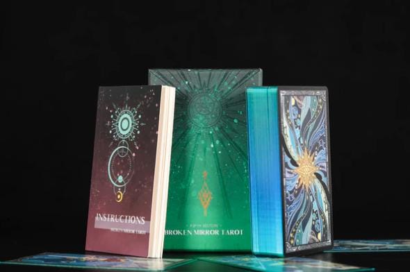 BROKEN MIRROR TAROT 正規品タロットカード 海外クリエイタ Amazon.com: Broken Mirror Tarot Fifth Edition Obsidian
