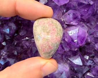 Thulite in Albite - Tumbled - 1 Stone
