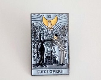 Addams Family Pin, Morticia & Gomez Brosche, Gothic Brosche, Halloween Brosche, Halloween Accessoires, Tarot Style Brosche, The Lovers Pin