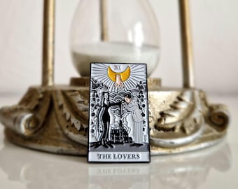 Addams Family-pin, Morticia & Gomez-broche, gotische broche, Halloween-broche, Halloween-accessoires, tarot-stijlbroche, The Lovers-pin