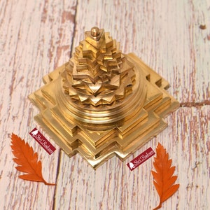 ShriRudram Brass Sri Yantra, Shri Yantra, Shri Chakra Yantra, Maha Meru Shree Yantra Ritual Object for Vastu, Prosperity & Abundance 3 Inch
