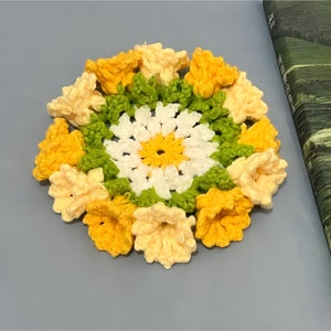 Modello di sottobicchiere con fiori all'uncinetto: aggiungi un tocco di fiori alla tua tavola
