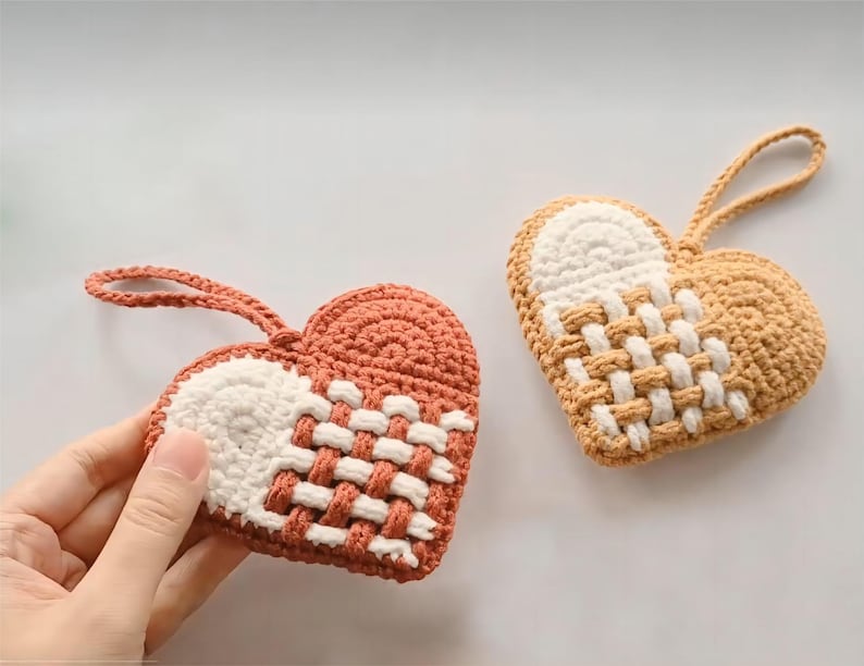 Pendant AirPods Case pattern
