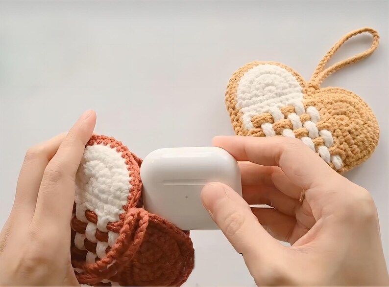Pendant AirPods Case