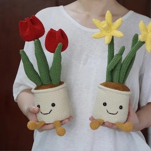 Pianta di tulipano in vaso fatta a mano all'uncinetto - Disegno floreale fai da te