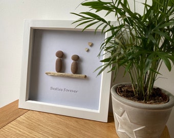 Personalised ‘Besties Forever’ Pebble Picture Frame perfect for a present for her or him.