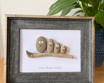 Personalised ‘Mum Rocks’ Pebble Frame Picture Perfect for a Birthday or Mother’s Day.