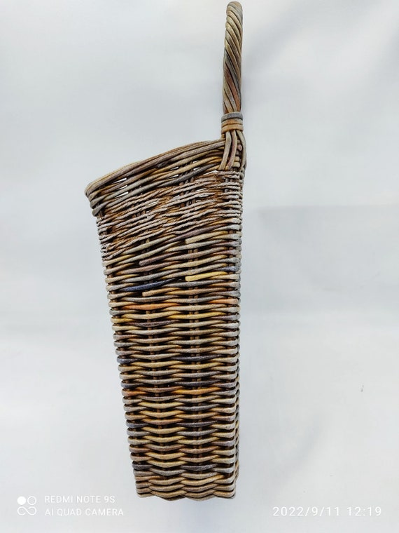 Hanging Basket With High Wicker Handle, Wall Flat Basket, Rustic Floral  Front Door Decor, Little Hanging Planter, Flower Wall Basket. 
