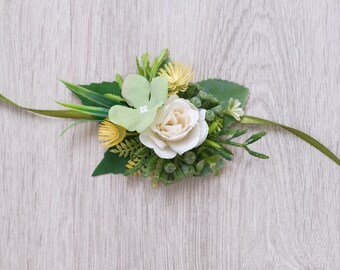 Corsage de muñeca verde marfil y salvia, ojal de corsage del novio, accesorios de boda, boutonniere de bolsillo, boda boho, flores de boda