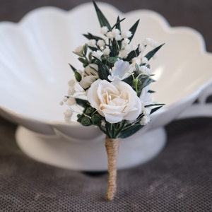 Greenery white boutonniere, Sage green flowers, Greenery wedding, Groom&#39;s accessories, Rustic boutonnieres, White boutonnieres