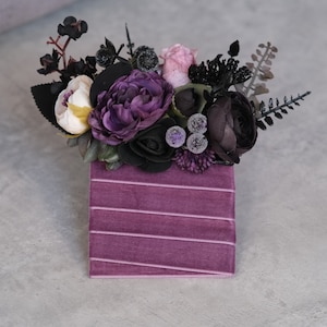 Black purple pocket boutonniere Moody wedding buttonhole Halloween wedding  Fall buttonhole Gothic wedding fiance flowers