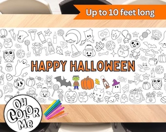 Op de afbeelding: Een witte tafelrunner met een zwart-wit Halloween-thema. De runner is tot 3 meter lang en heeft verschillende illustraties, waaronder pompoenen, geesten, vleermuizen en snoepmais. De tekst "Happy Halloween" staat in het midden van de runner. De runner is perfect om een tafel te decoreren voor een Halloween-feest.
