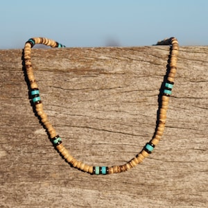 Mannen kralen ketting, tribal surfer ketting, hout en turquoise howliet, unisex sieraden