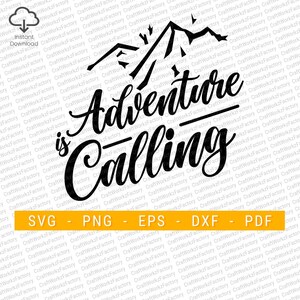 以下が含まれることがあります： 山脈と「アドベンチャーは呼んでいる」というテキストが書かれた白黒のグラフィックデザインです。