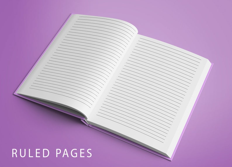 Op de afbeelding: Een open notitieboek met geruite pagina's, liggend op een paarse ondergrond. De tekst "RULED PAGES" is in wit onderaan de afbeelding gedrukt.