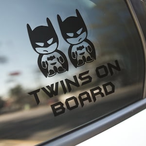 Twins on Board Baby in Car Vinyl Car Truck Naklejka na okno Naklejka na pojazd Dekoracja samochodowa Akcesoria samochodowe Prezenty dla noworodków