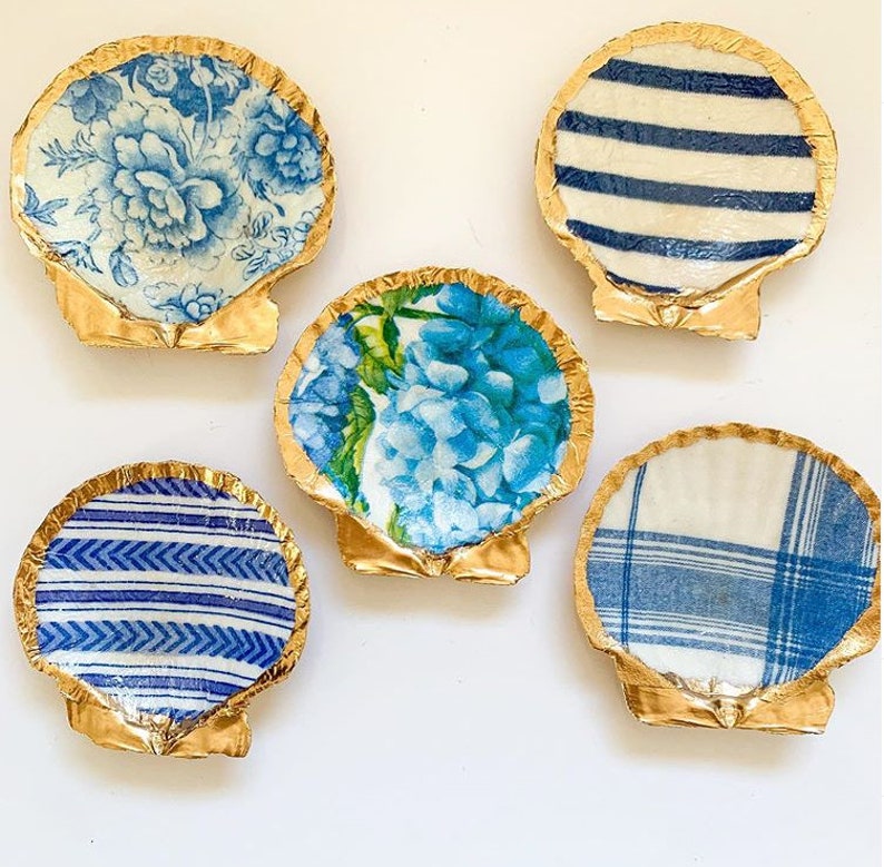 MEDIUM SCALLOP Decoupage Trinket/Ring Dish image 0