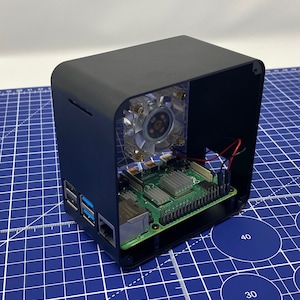 Raspberry Pi 4 Desktop Case