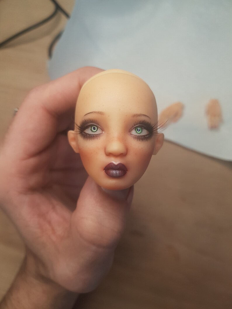 toy doll eyes