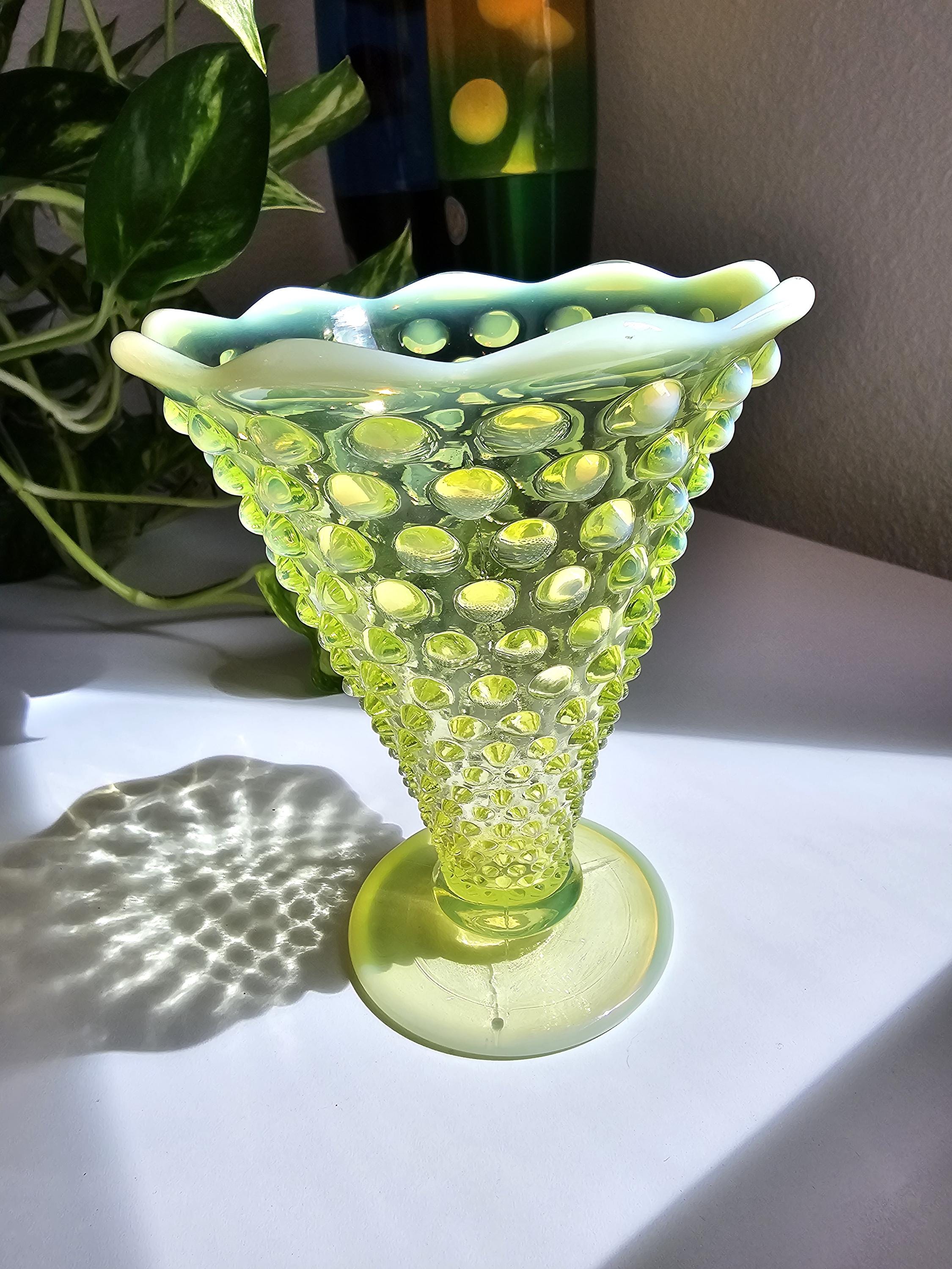 フェントン ウランガラス ヴァセリン ホブネイルオパルセント ラージ