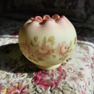 Papier peint panoramique Flower Vase par Art for the home - Mauve