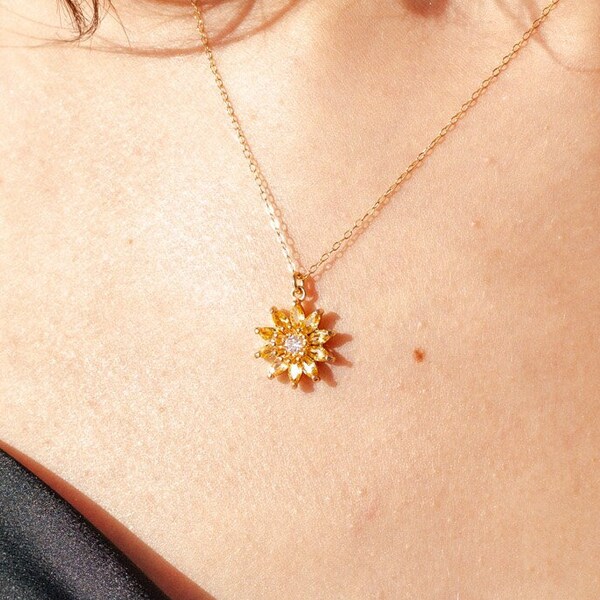 sloong sunflower necklace
