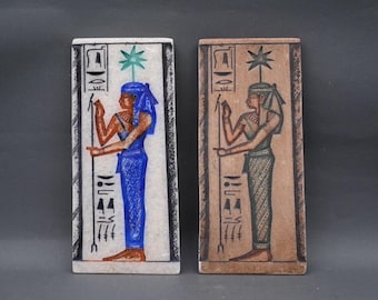 Rilievo in pietra di Seshat: decorazione dell'altare della dea egizia della saggezza