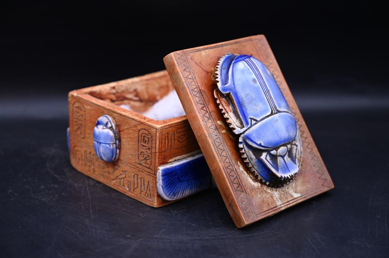 エジプトのスカラベ箱：古代遺物のレプリカ、神話の装飾 - Etsy 日本