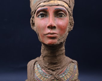 ネフェルティティ女王の最もリアルな胸像 - 古代エジプトの記憶と神性