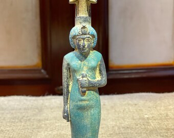 Statua in pietra Seshat fatta a mano: dea egizia della saggezza (25 cm)