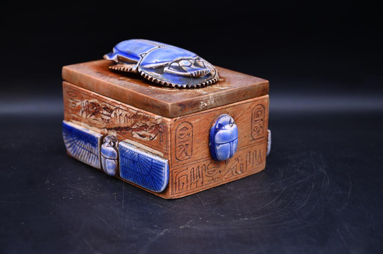 西*人様 古代エジプト　石彫り　スカラベ　箱付き　R76-1 エジプトのスカラベ箱：古代遺物のレプリカ、神話の装飾 - Etsy 日本
