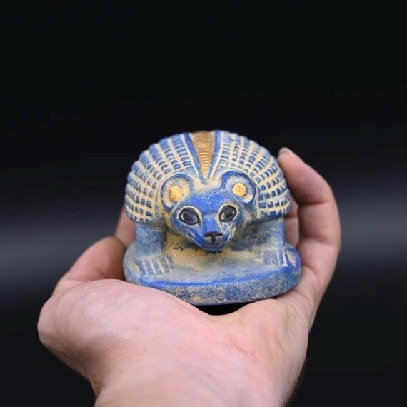 エジプトのハリネズミ像：手作りのレプリカ、守護の象徴 - Etsy 日本