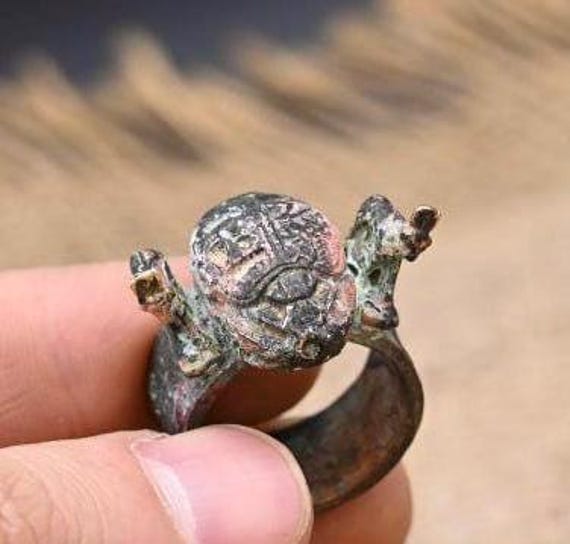 エジプトのスカラベの指輪：古代の守護の象徴 - Etsy 日本