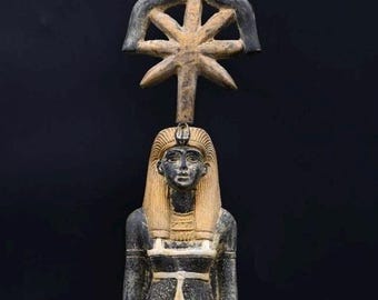 Statua della dea egizia Seshat: decorazione per altare in pietra di basalto (35 cm)