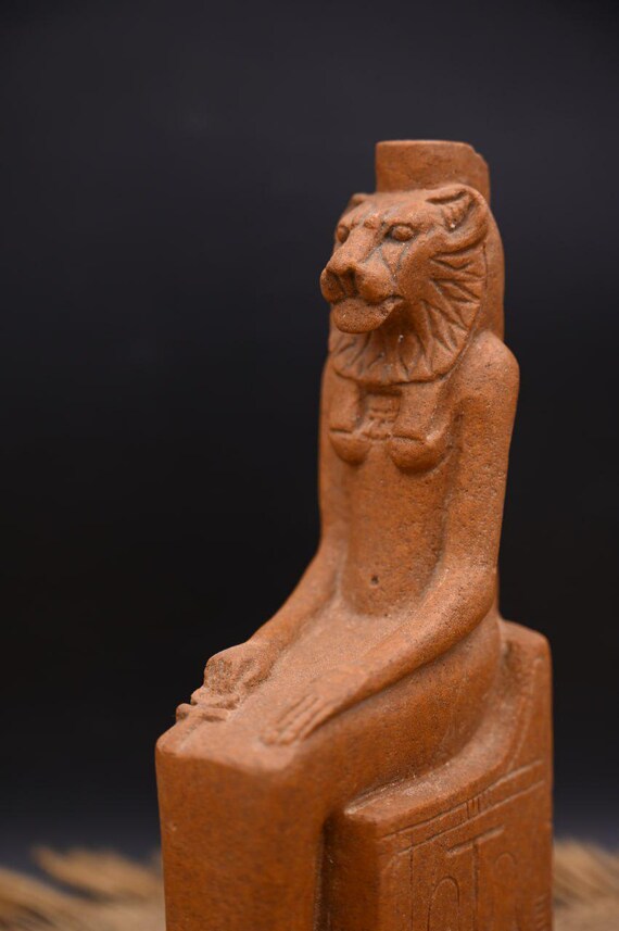 石造りのセクメト像：エジプトのライオン女神の装飾 - Etsy 日本
