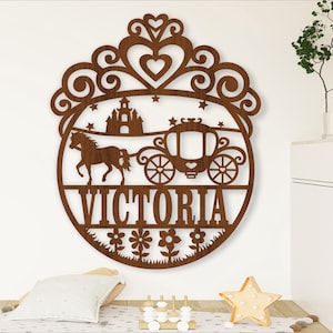 Naambordje kroon en koets, SVG, prinsessenbrief thema deur- of muurhanger, lasergesneden sjabloon, instant download vectorbestand Ai, Cdr, Dxf