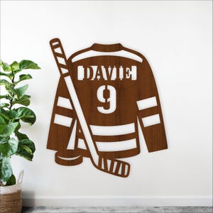 Letrero de hockey sobre hielo SVG con nombre: número personalizado, arte mural personalizado con temática deportiva (descarga digital)