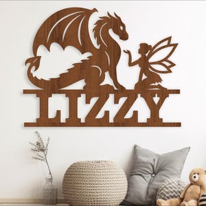 Naambordje draak en fee, SVG, sprookje deur- of muurhanger, lasergesneden sjabloon, instant download vectorbestand Ai, Cdr, Dxf