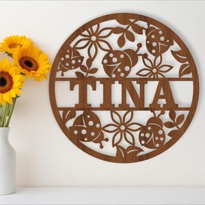 Targa con nome coccinella, SVG, porta a tema natura o appendino da parete, modello tagliato al laser, download immediato File vettoriale Ai, Cdr, Dxf