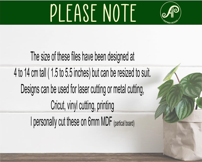 Puede incluir: Fondo blanco con texto "PLEASE NOTE". El texto describe el tama&ntilde;o del archivo como de 4 a 14 cm de alto y adecuado para corte por l&aacute;ser, corte de metal, Cricut, corte de vinilo e impresi&oacute;n.