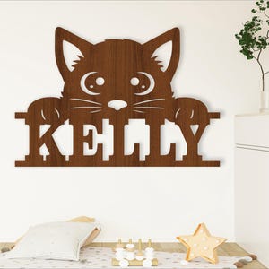 Cartello con nome di gatto carino SVG, simpatico cartone animato con animale domestico a tema porta o appendiabiti da parete, modello tagliato al laser, download immediato file vettoriale Ai, Cdr, Dxf