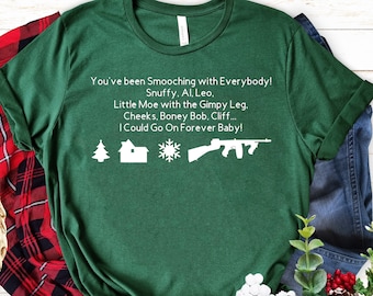 Solo en casa película inspirada cita adultos hombres mujeres camisa divertida Bella Canvas Gildan besándose con todo el mundo Gimpy Leg