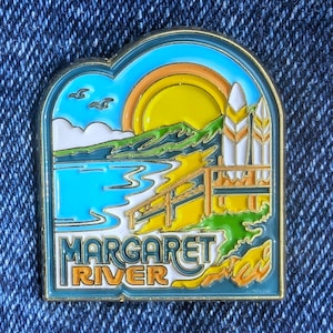 Margaret River Australia 1.25&quot; Enamel Pin, Travel Pins Golden Metal Badge Flair Brooch Lapel Soft Pushpin Gift City Country Flag Traveller