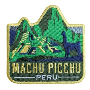 Pode incluir: Conjunto de três canecas de cerâmica com acabamento fosco e salpicado. As canecas são em tons de creme, cinza claro e cinza escuro. Cada caneca tem um design simples e minimalista.