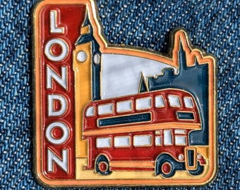 London England 1.25" Enamel Pin Travel Badge Pinback Golden Lapel City Country Flag