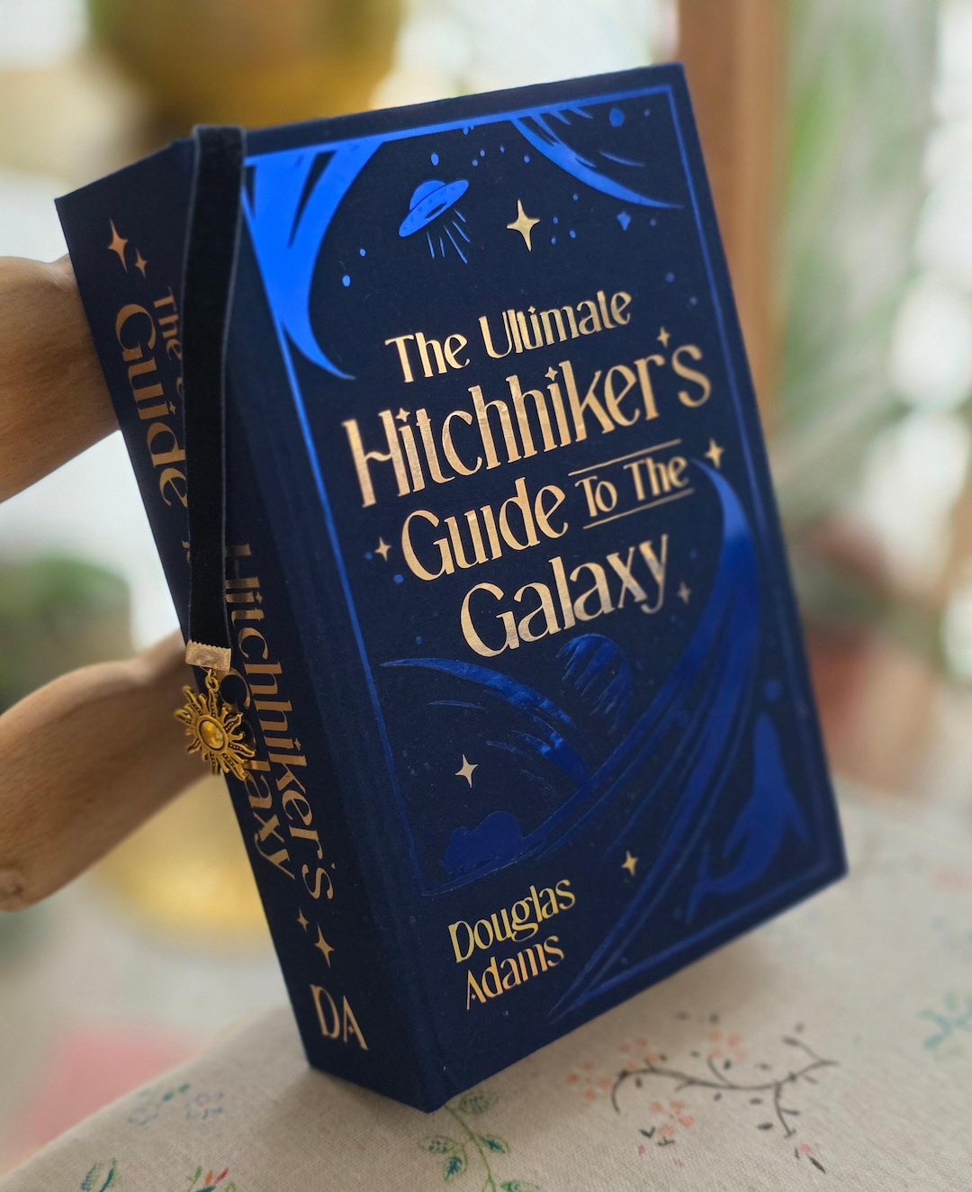 Hitchiker's Guide to the Galaxy Complete Omnibus Edition | Rebound ...