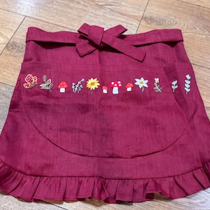 100 % naturligt linneförkläde med volanger och ficka, rustikt köksförkläde, handgjort linneförkläde för kvinnor, vintageförkläde