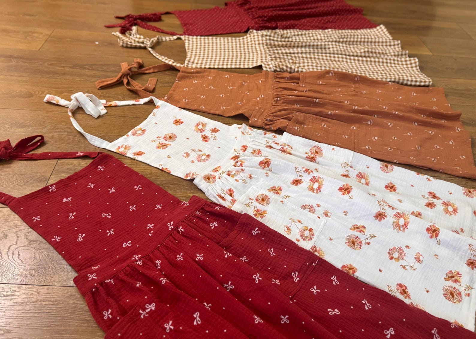 Muslin Double Gauze Apron with Pocket, Ready to Ship, Handmade Apron, Housewarming Gift, Kitchen Apron, Flower Garden Apron, Gift for Mom - DESIGN #5