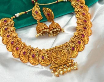 Conjunto de colar choker folheado a ouro do sul da Índia: joias tradicionais para casamento